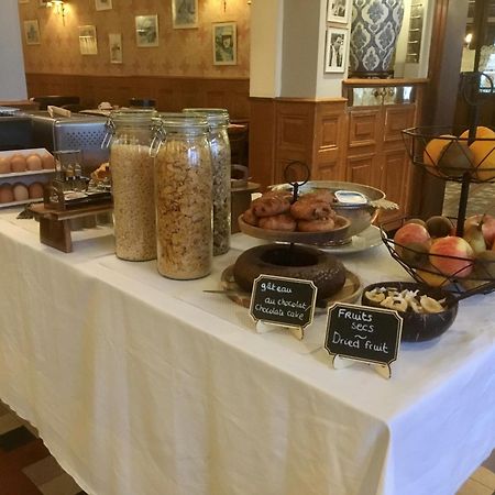 Logis Hotel De France La Chartre-sur-le-Loir Εξωτερικό φωτογραφία