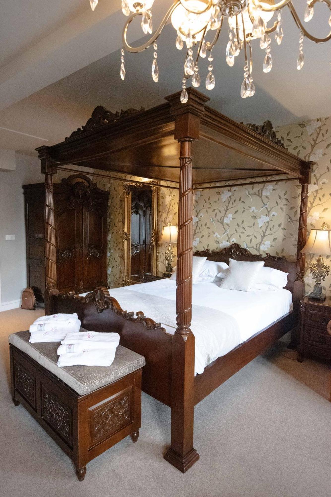 Logis Hotel De France La Chartre-sur-le-Loir Εξωτερικό φωτογραφία