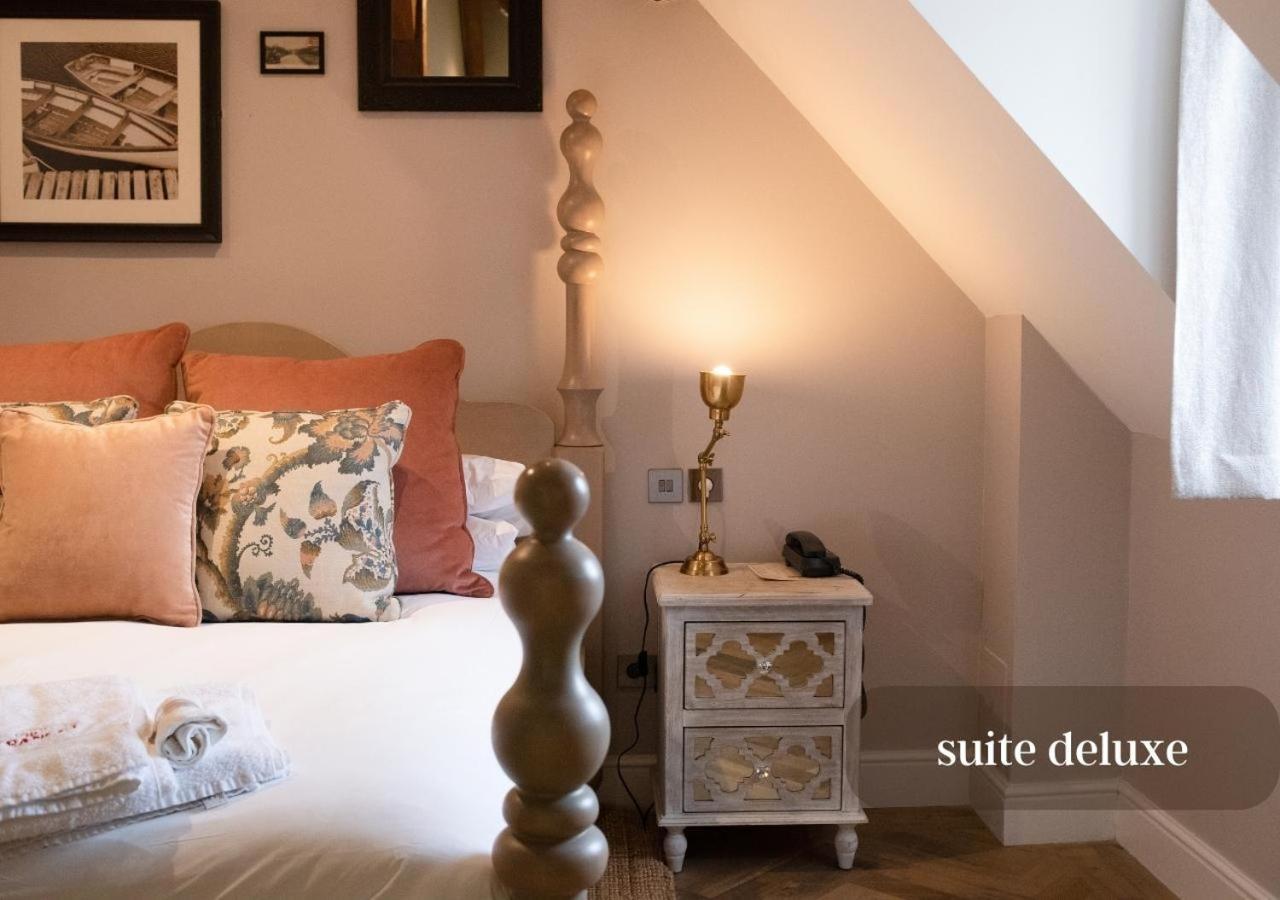 Logis Hotel De France La Chartre-sur-le-Loir Εξωτερικό φωτογραφία