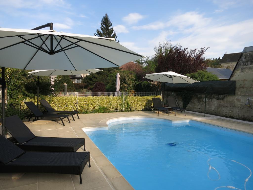 Logis Hotel De France La Chartre-sur-le-Loir Εξωτερικό φωτογραφία