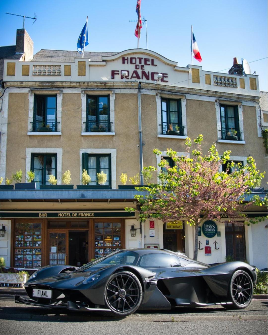 Logis Hotel De France La Chartre-sur-le-Loir Εξωτερικό φωτογραφία