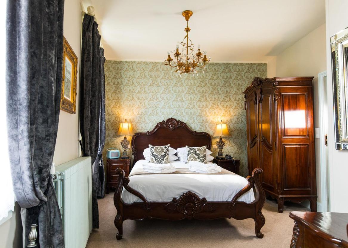 Logis Hotel De France La Chartre-sur-le-Loir Εξωτερικό φωτογραφία