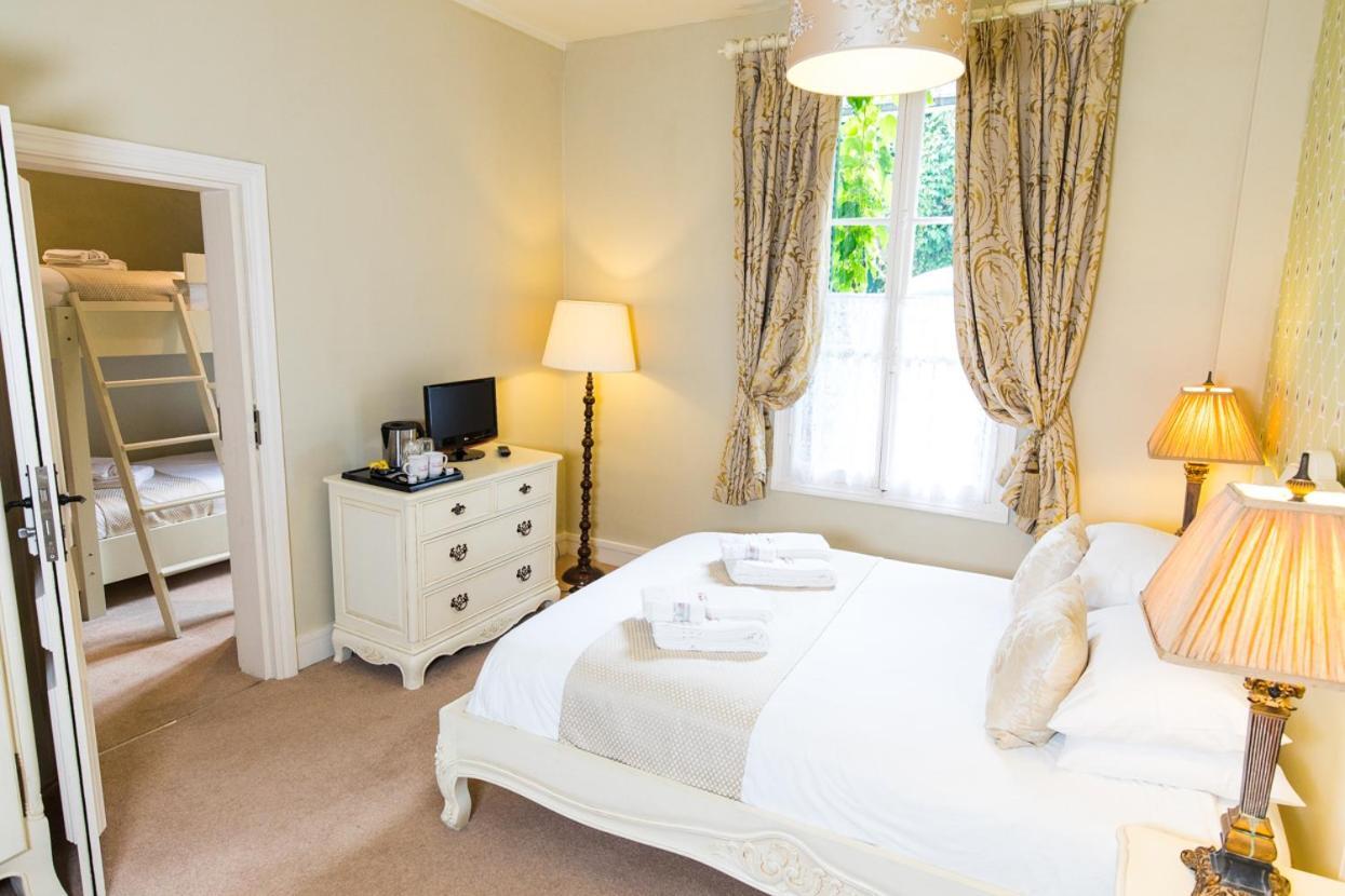 Logis Hotel De France La Chartre-sur-le-Loir Εξωτερικό φωτογραφία