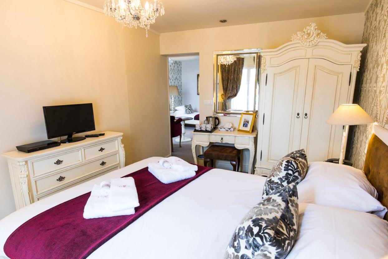 Logis Hotel De France La Chartre-sur-le-Loir Εξωτερικό φωτογραφία